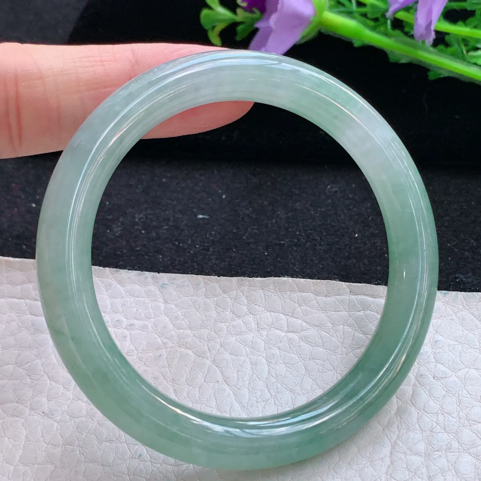 n小圈口53*8.3叮当镯 天然缅甸翡翠冰胶水灵圆条玉手镯 美人镯