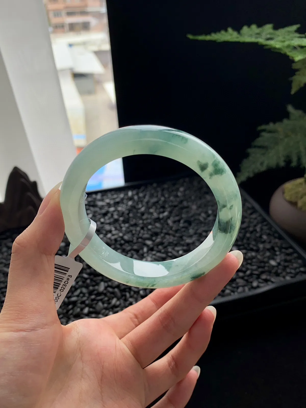 飘花手镯
尺寸：57.2*12*9.3