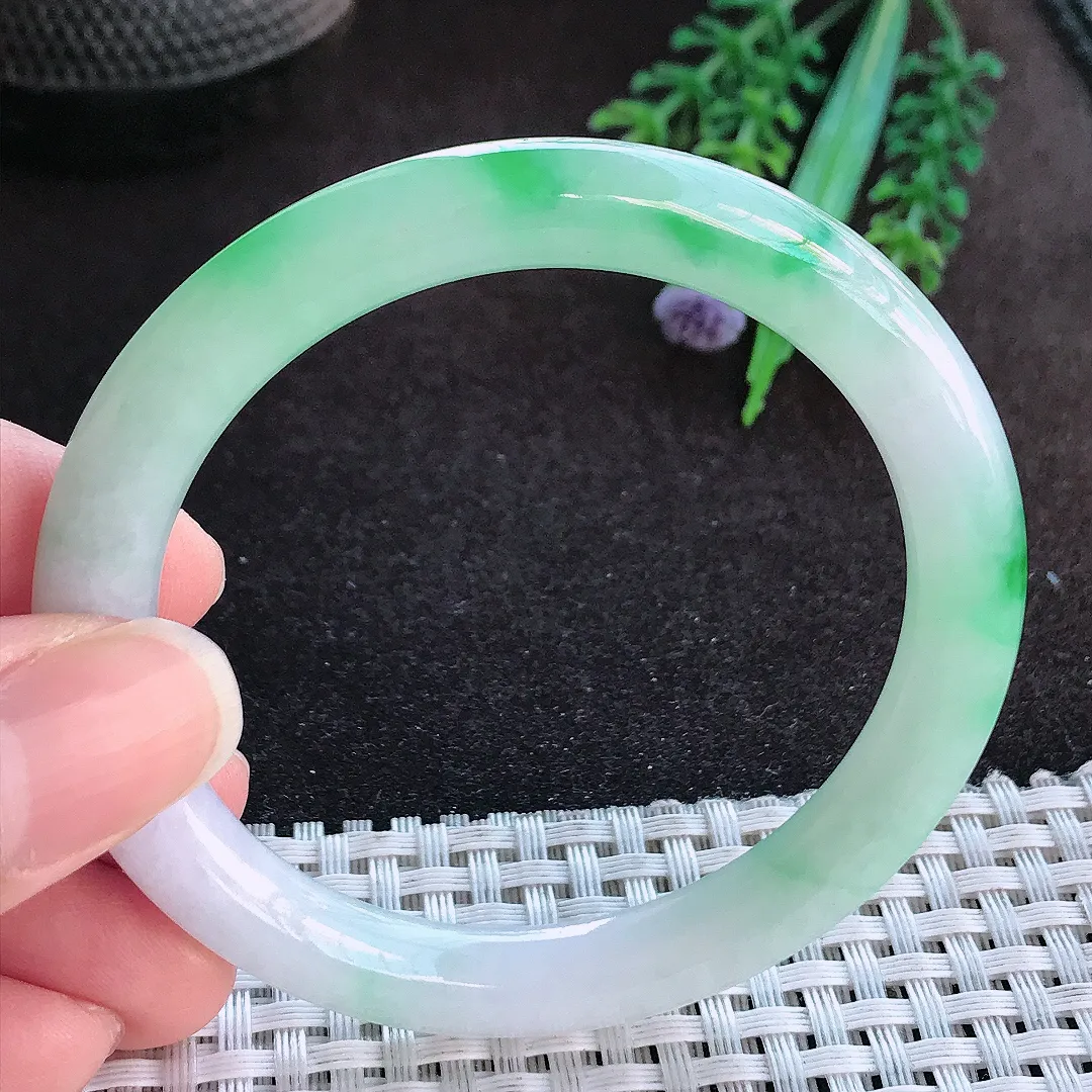 天然a货翡翠53/7.7/8.3老坑精美温润飘阳绿圆条手镯玉手镯