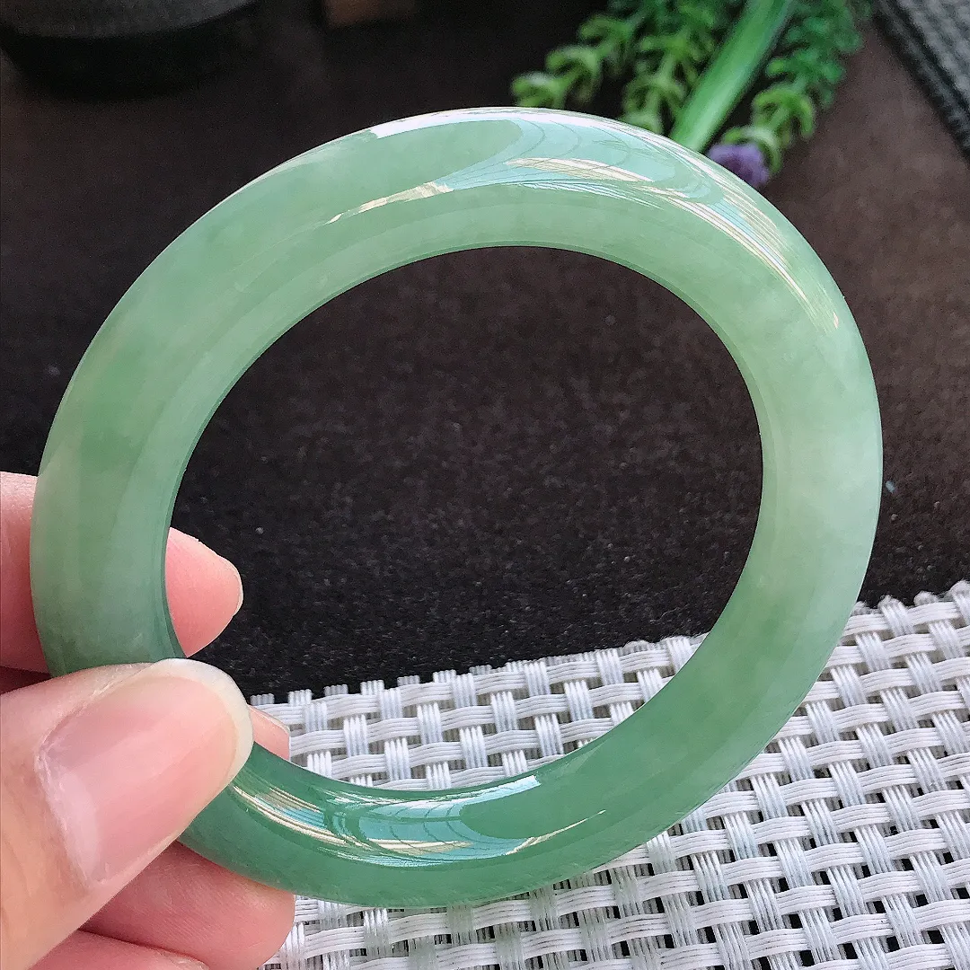 天然a货翡翠55/10.7/10.8老坑冰胶水灵冰晴满绿圆条手镯玉手镯