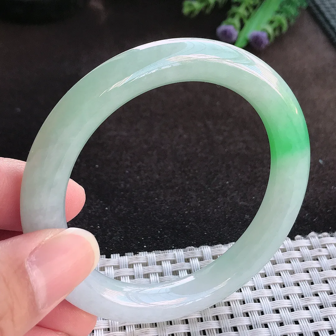 天然a货翡翠55/9.6/9.4老坑冰润起胶飘绿圆条手镯玉手镯
