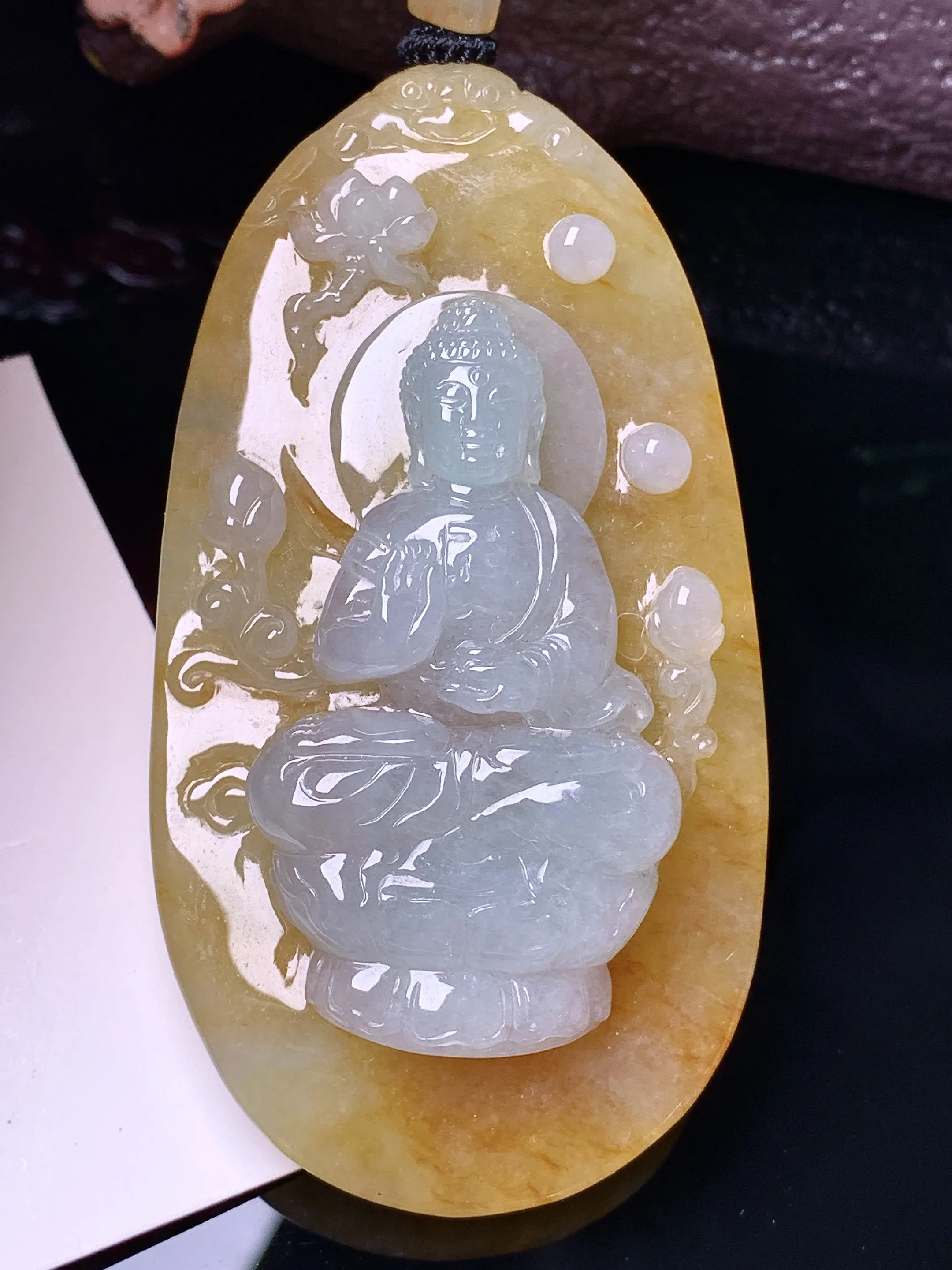 黄翡观音吊坠 玉质细腻 色泽清新艳丽 整体尺寸75*40.6*12.8