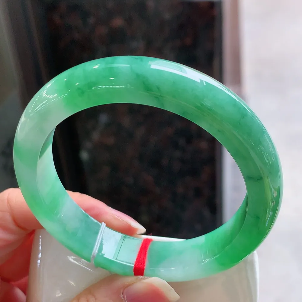 正圈冰阳绿 无瑕 尺寸:57.7/12.8/8.8 色好