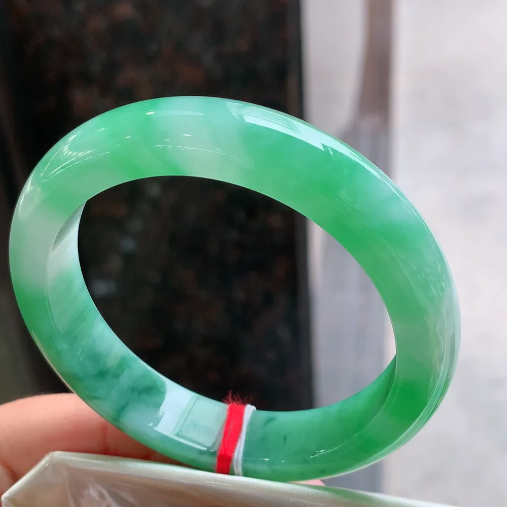 正圈冰阳绿 无瑕 尺寸:57.7/12.8/8.8 色好