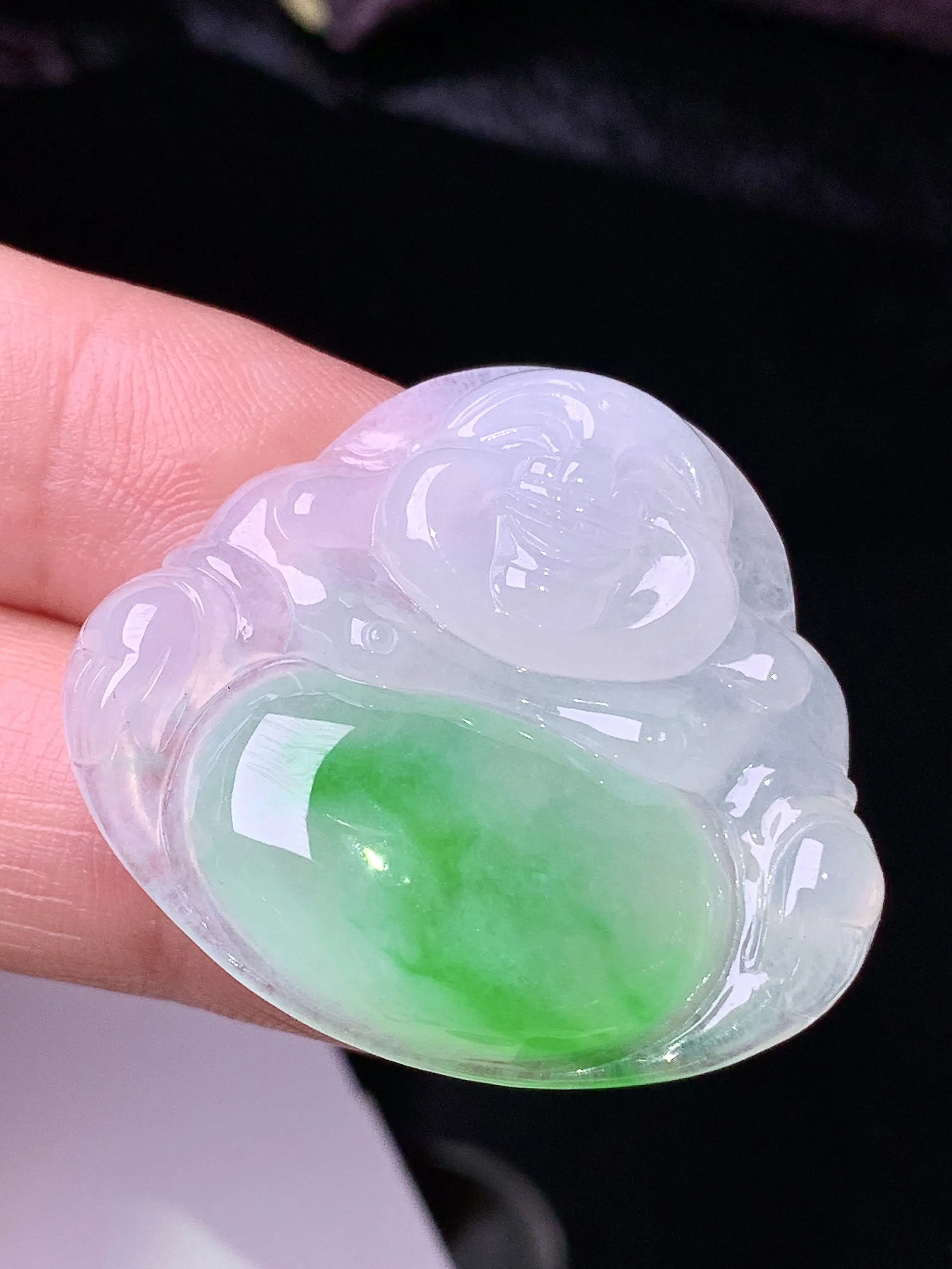 飘绿佛公吊坠 玉质细腻 色泽清新艳丽 整体尺寸29.2*33.3*6