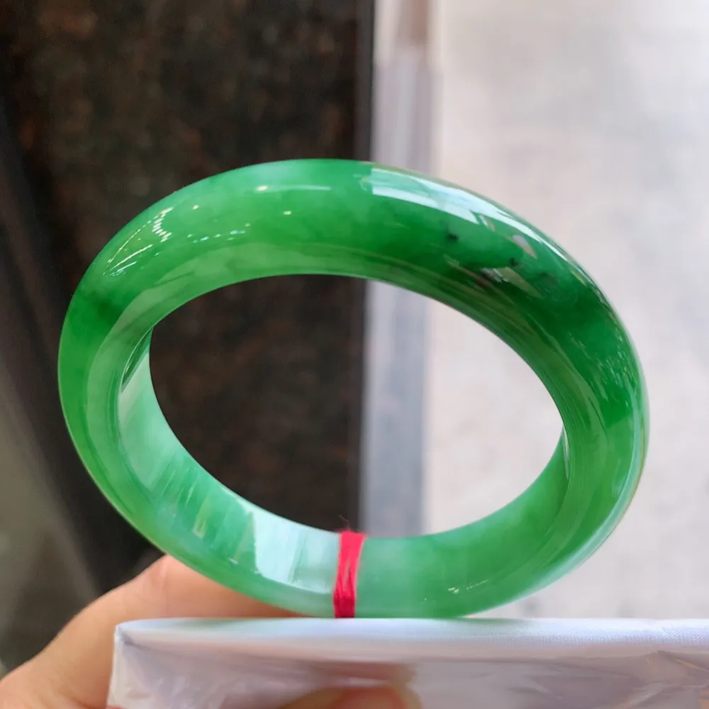 正圈一大圈辣绿 无瑕 尺寸:54.2/12.3/9.1 色辣