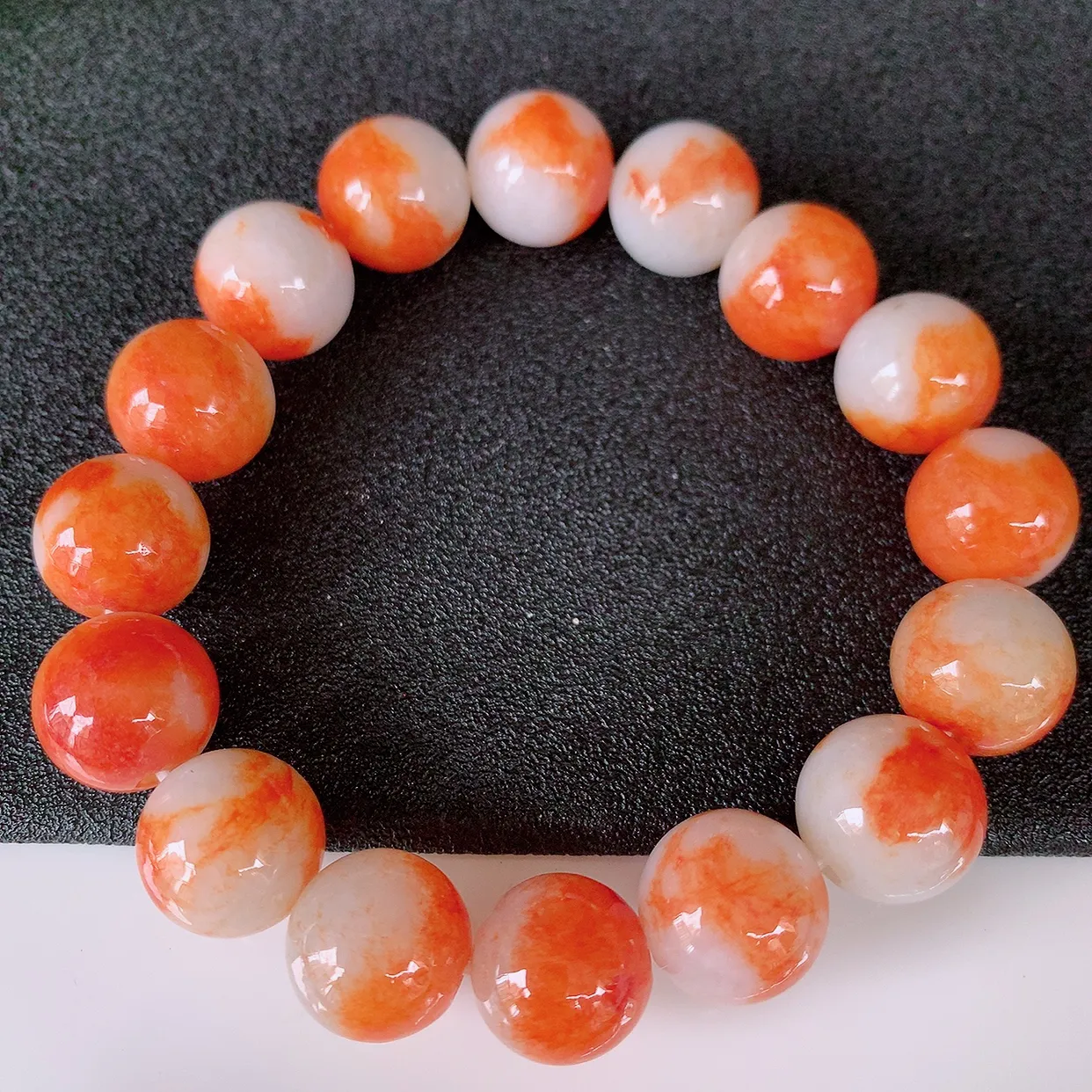 自然光实拍，冰润黄翡双彩翡翠手串，颜色丰富，料子细腻，高档大气，自戴送礼佳品！#46.17取一尺寸13mm