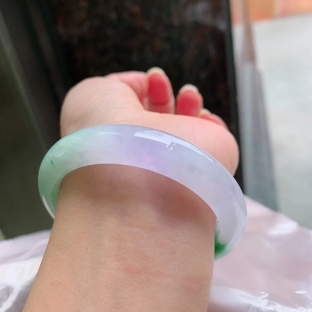 正圈高冰春彩 有紫有绿 无瑕 尺寸:53.4/11.7/8.1  种色俱佳🥰🥰