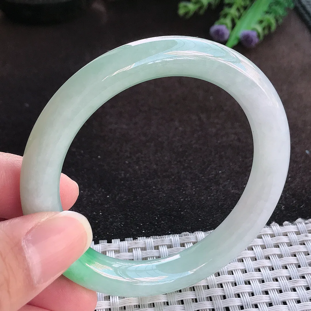 天然a货翡翠55/9.6/9.4老坑冰润起胶飘绿圆条手镯玉手镯