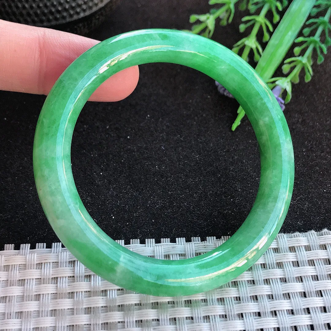 天然a货翡翠50.5/8.5老坑精美温润满绿圆条手镯小圈口玉手镯