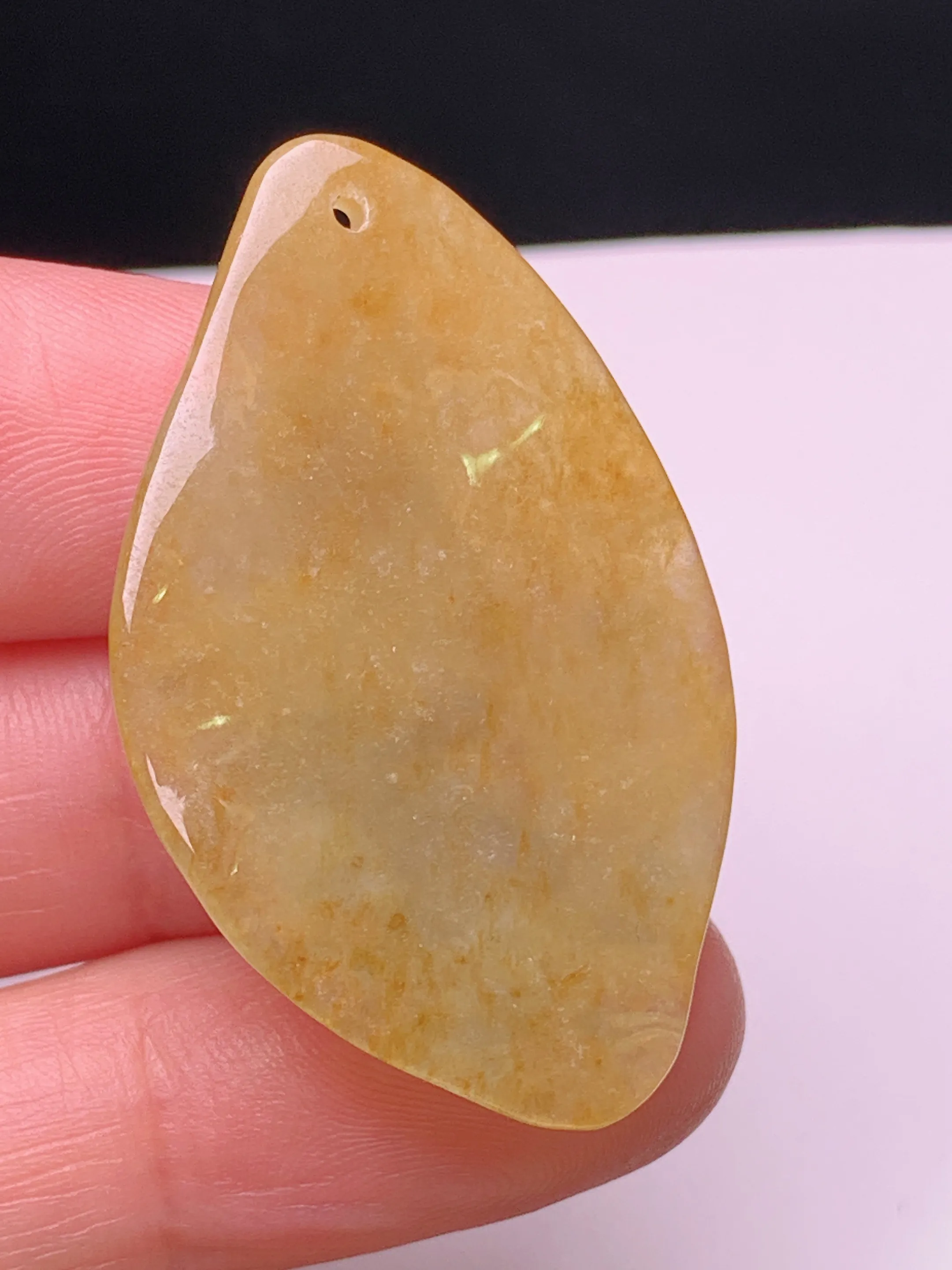 黄翡貔貅吊坠 玉质细腻 色泽清新艳丽 整体尺寸38.3*23.6*8.8