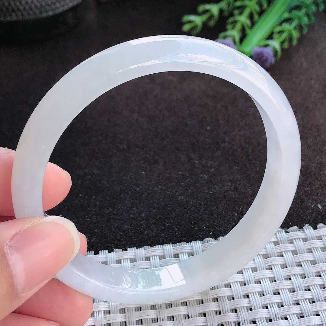 天然a货翡翠59/10.7/6.5老坑秀气冰透白月光手镯宽边玉手镯