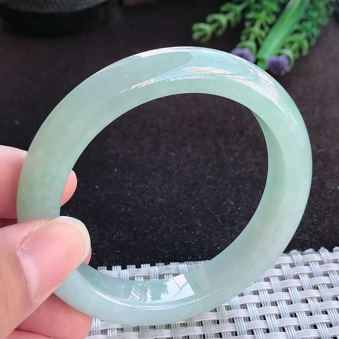 天然a货翡翠54.8/11.7/8.8老坑冰胶水灵冰晴绿手镯宽边玉手镯