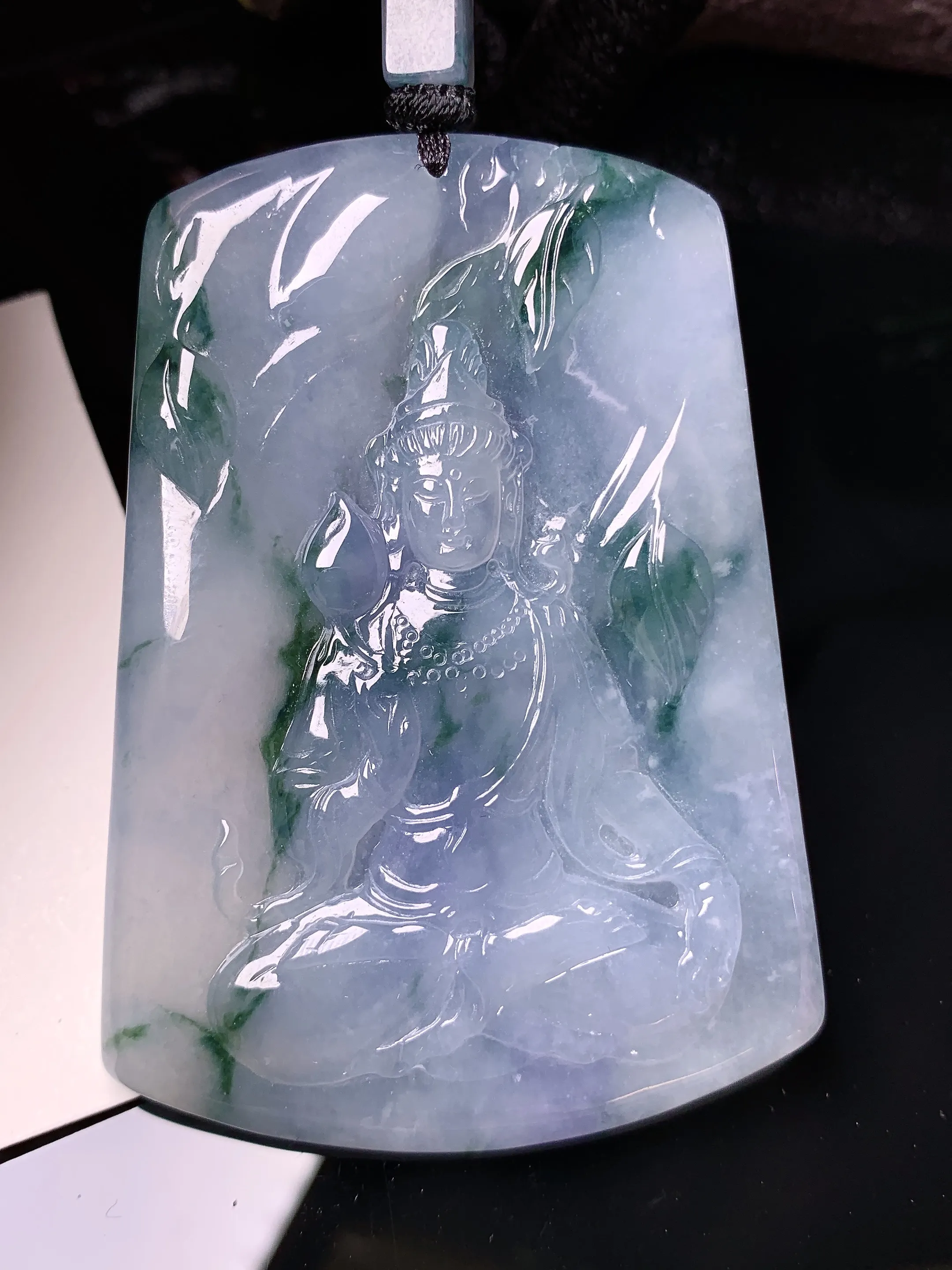 飘绿观音吊坠 玉质细腻 色泽清新艳丽 整体尺寸68*48.6*5.5