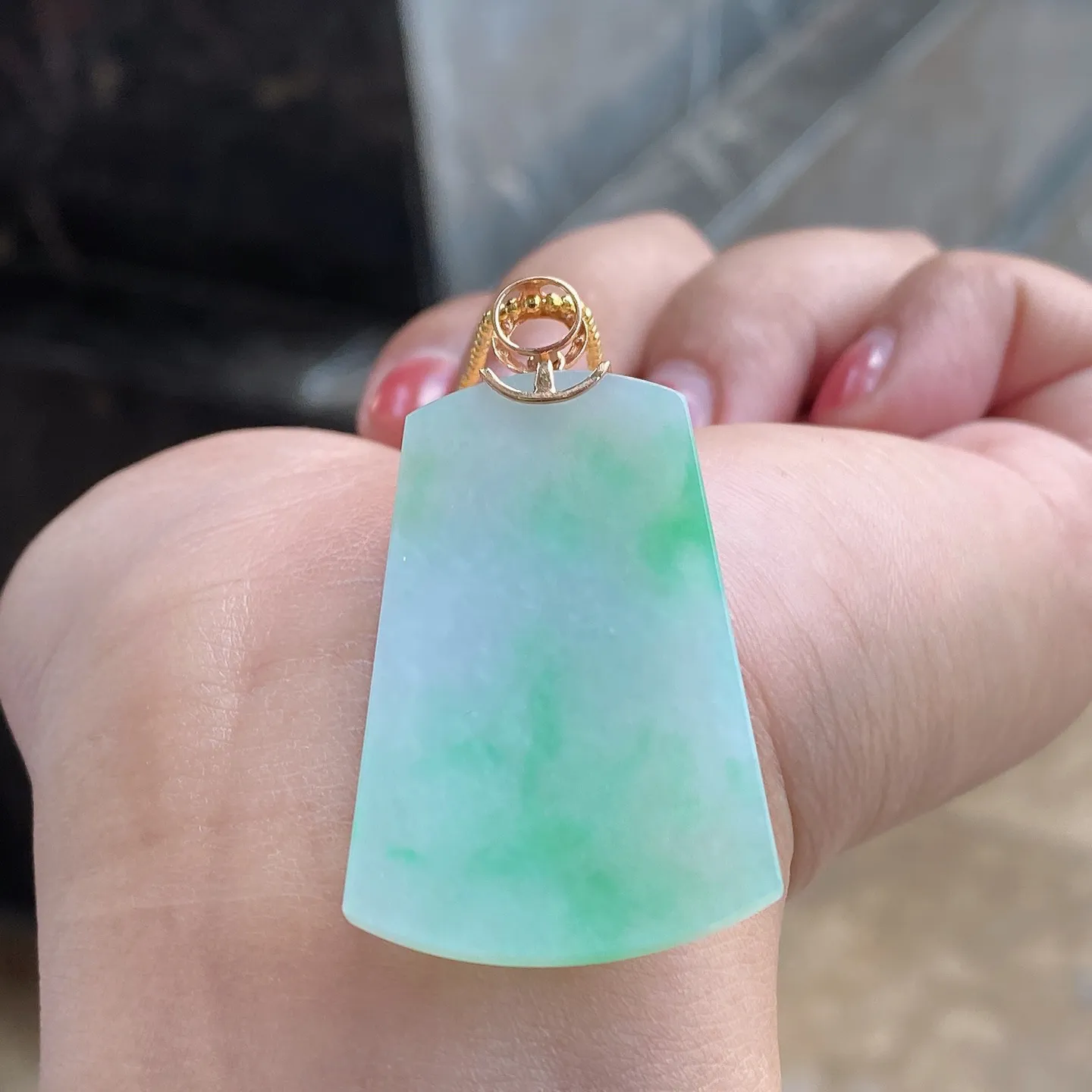 冰糯种带色无事牌吊坠 尺寸47.1-22.5-3.2毫米