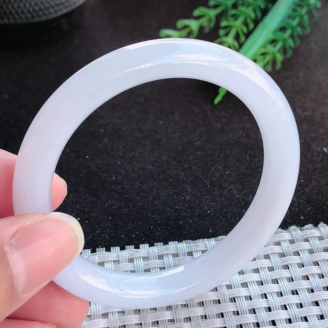 天然a货翡翠52.5/9.2/8.5老坑冰润起胶月光白圆条手镯玉手镯