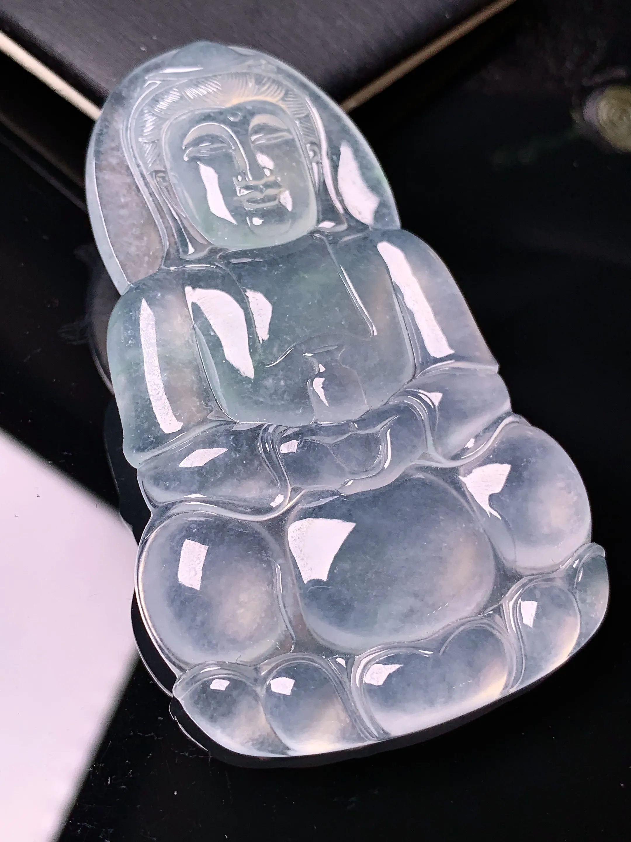 冰种观音吊坠 玉质细腻 色泽清新艳丽 整体尺寸68*41.3*5.3