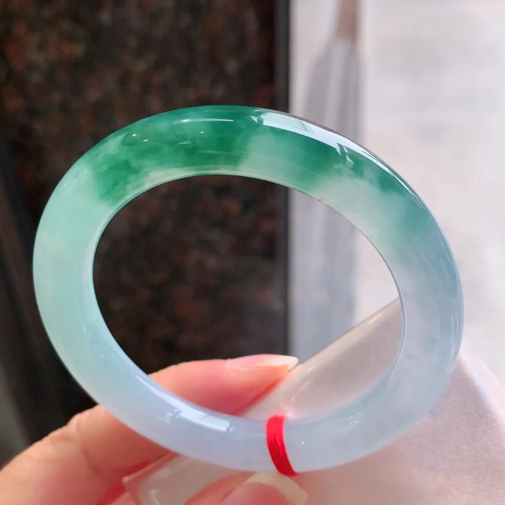 圆条高冰飘花 无瑕 尺寸:53.1/9.5 花美 种水好