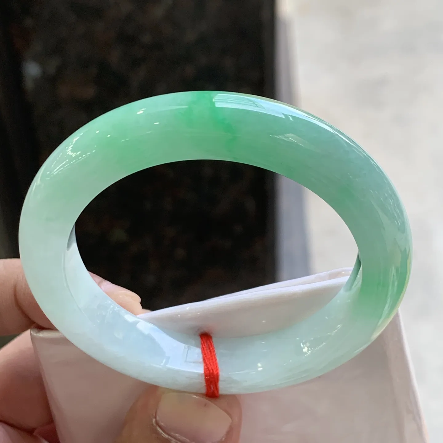 正圈冰糯阳绿 有纹 尺寸:51.1/10.4/8.8 色好