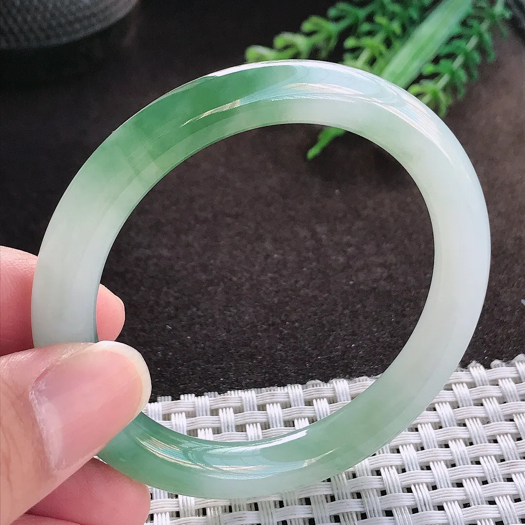 天然a货翡翠53/8.6/8.7老坑冰胶果冻冰晴绿圆条手镯玉手镯