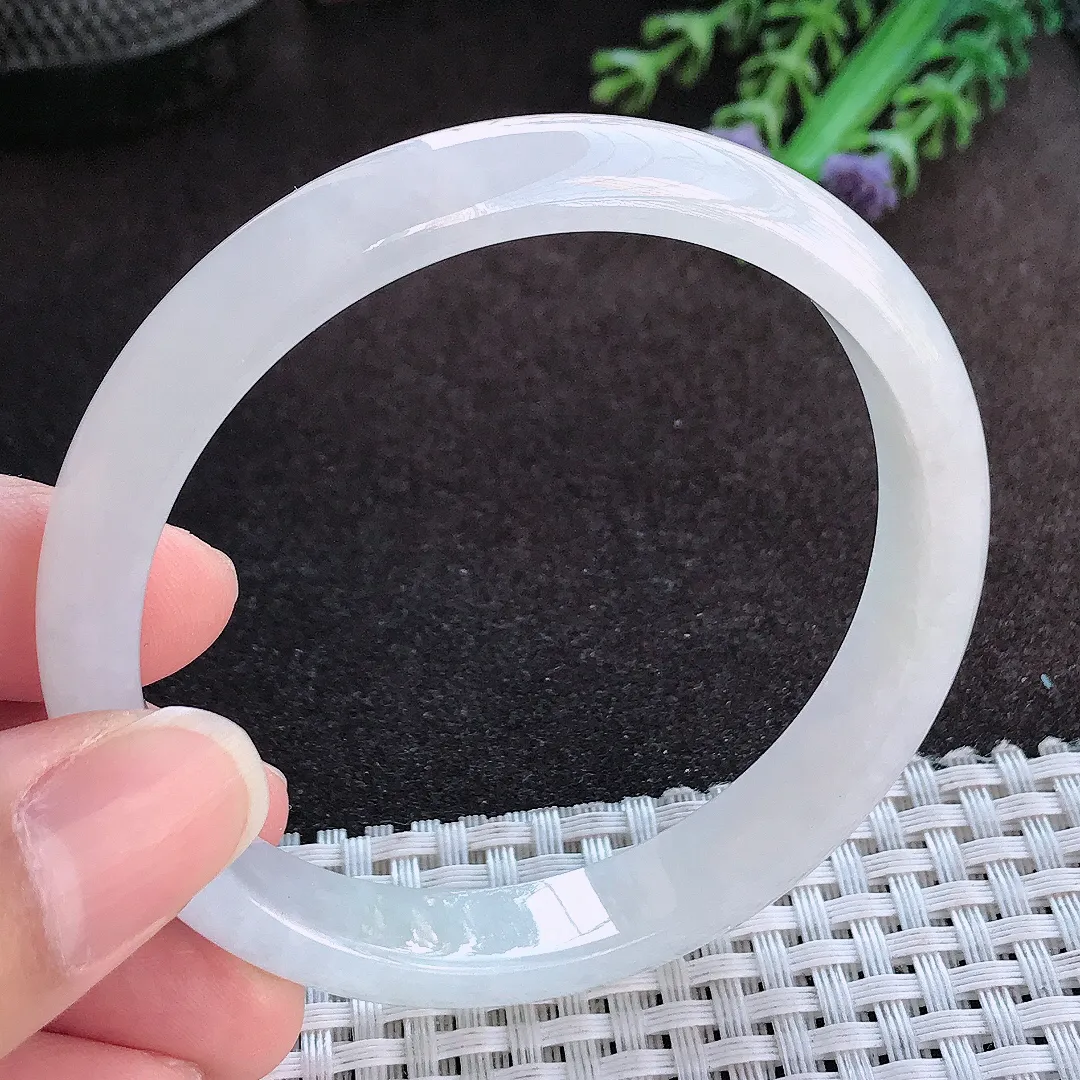 天然a货翡翠59/10.7/6.5老坑秀气冰透白月光手镯宽边玉手镯