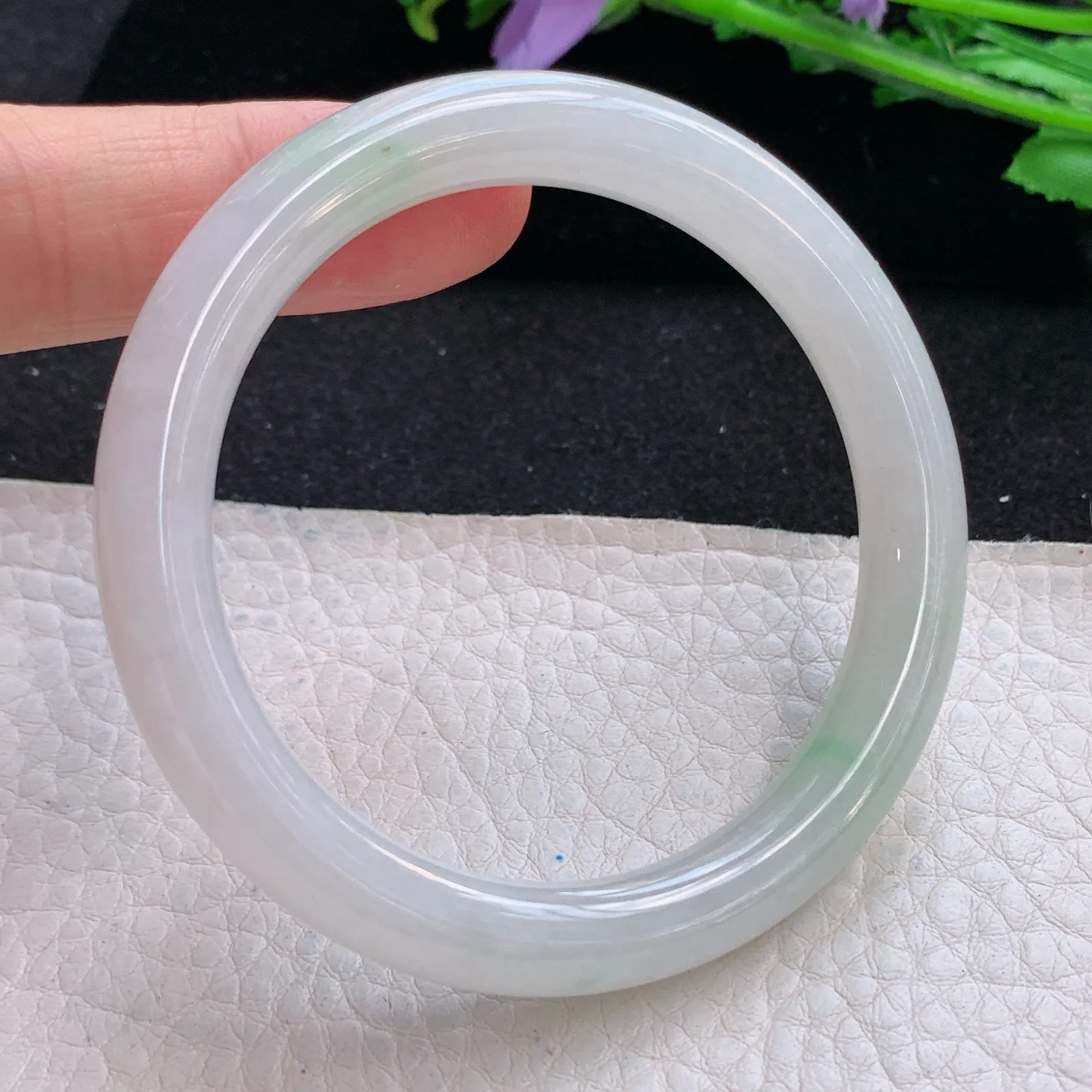 n小圈口53*8.5*8叮当镯 天然缅甸翡翠清新水灵圆条玉手镯 美人镯