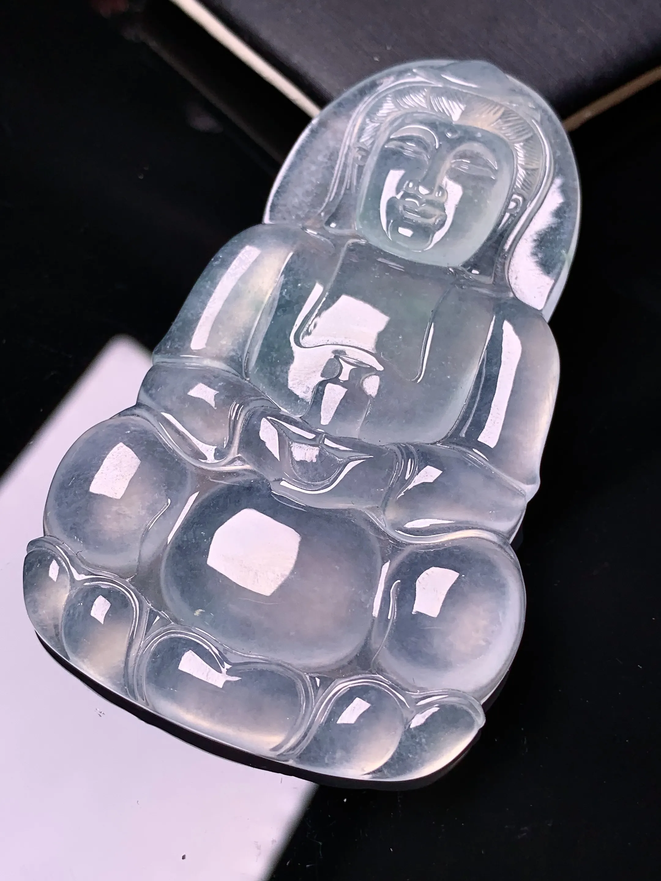 冰种观音吊坠 玉质细腻 色泽清新艳丽 整体尺寸68*41.3*5.3