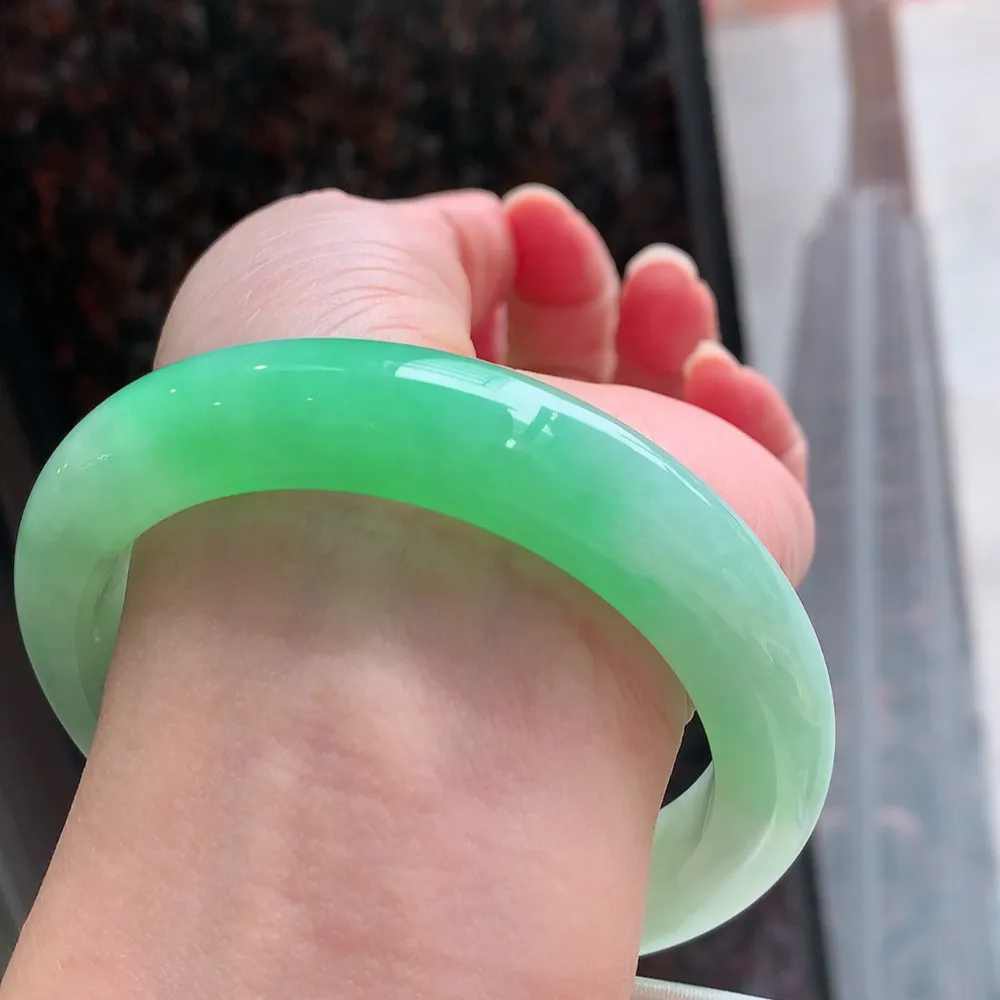 正圈一大节冰阳绿 无瑕 尺寸:58.4/12.9/9.6 色好版型好