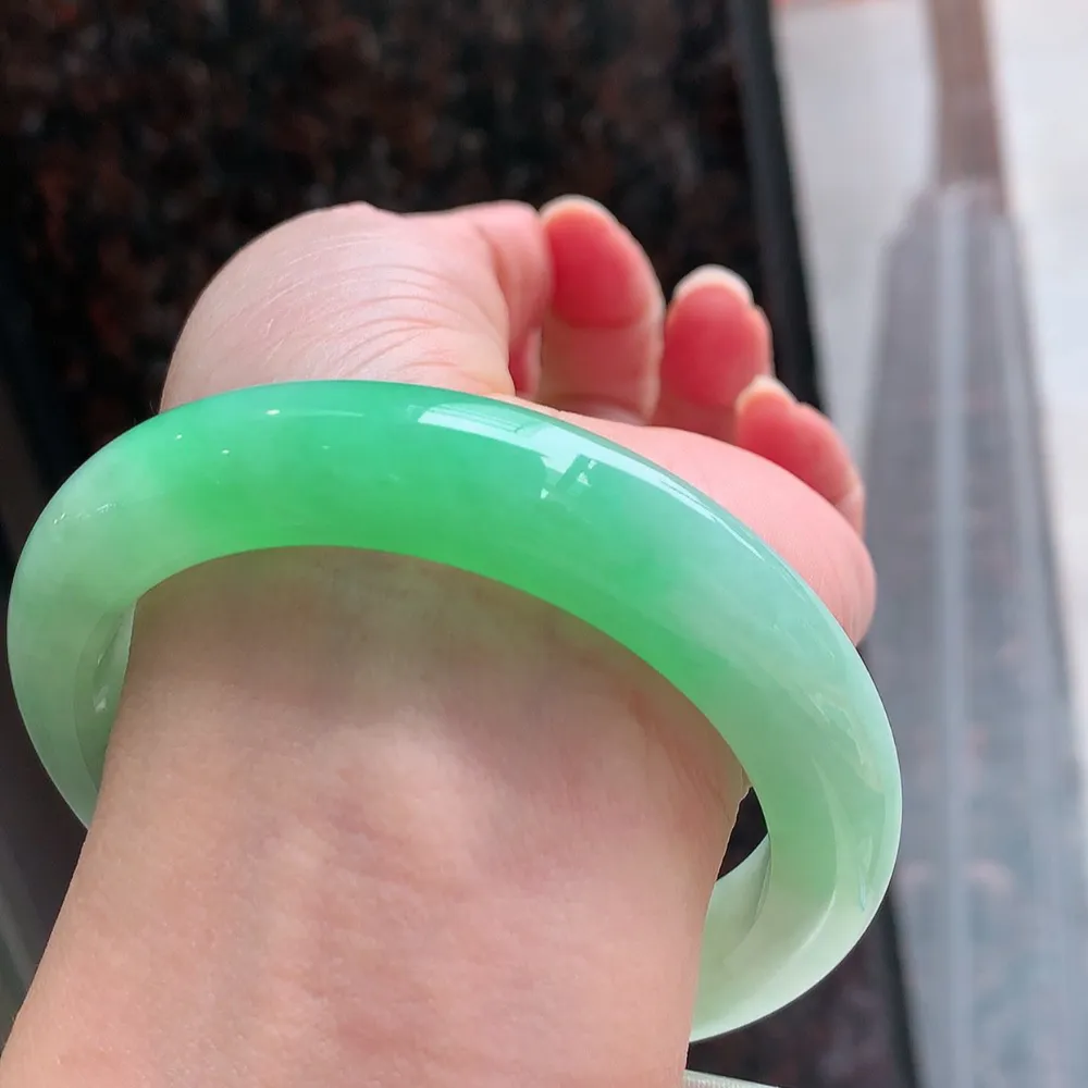 正圈一大节冰阳绿 无瑕 尺寸:58.4/12.9/9.6 色好版型好