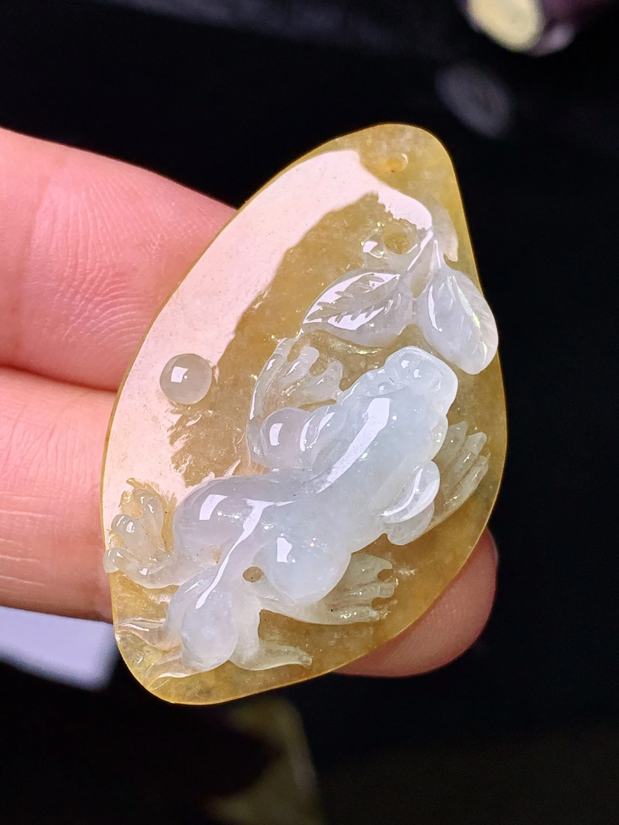 黄翡貔貅吊坠 玉质细腻 色泽清新艳丽 整体尺寸38.3*23.6*8.8