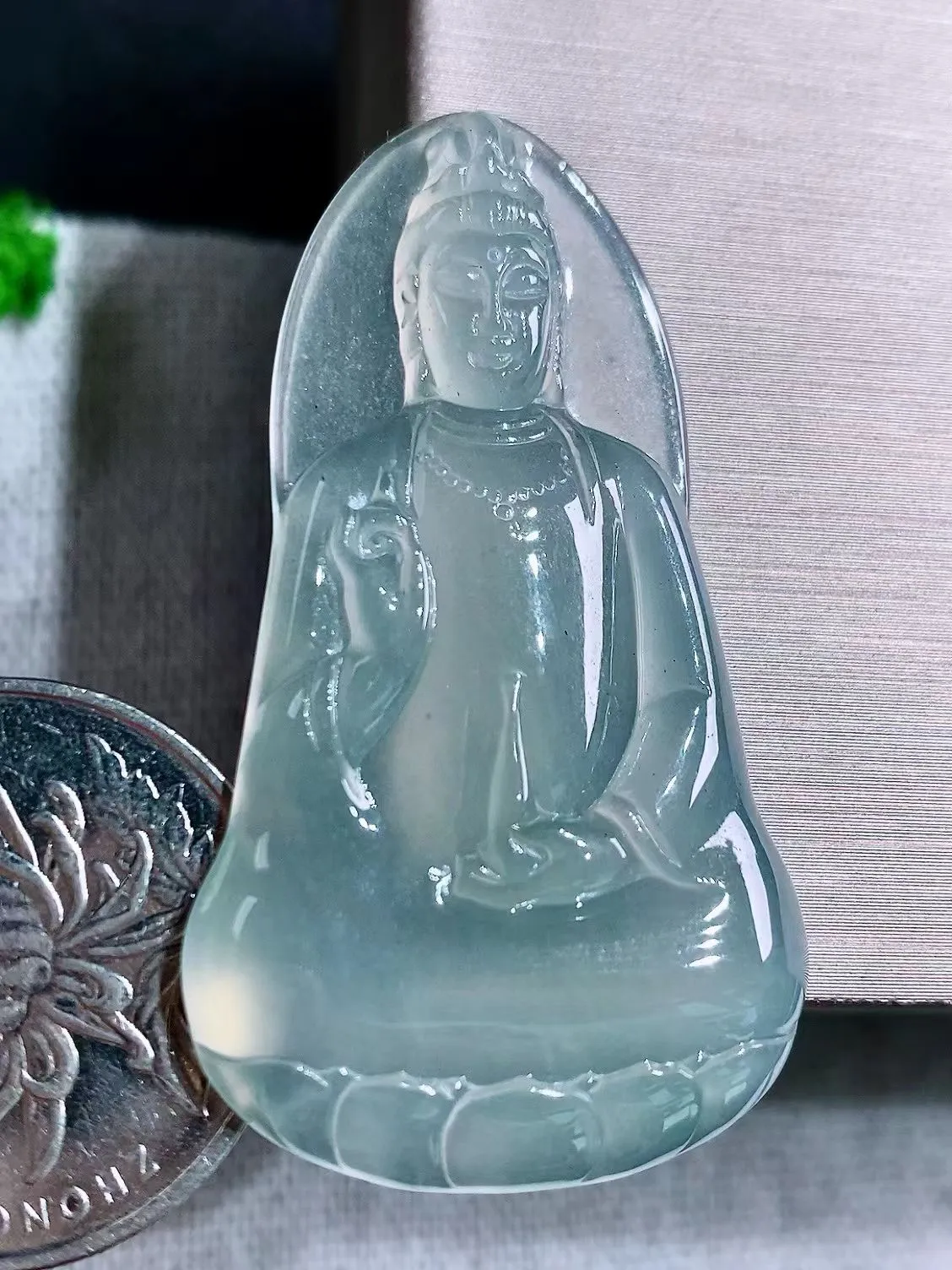 高冰观音吊坠 ，尺寸 49/27/4.8，性价比推荐，细腻水润a6