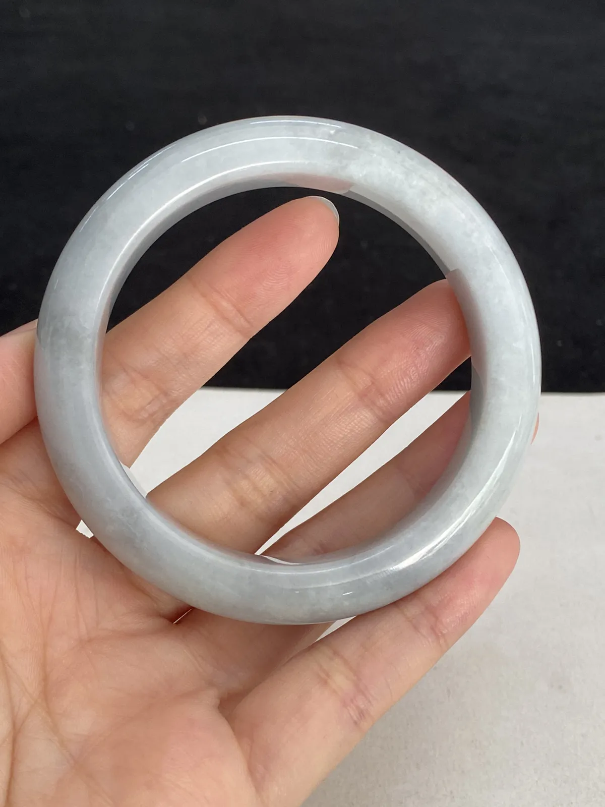 正圈53.8圈口，翡翠糯化种白色手镯