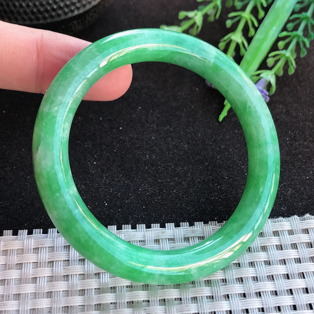 天然a货翡翠50.5/8.5老坑精美温润满绿圆条手镯小圈口玉手镯