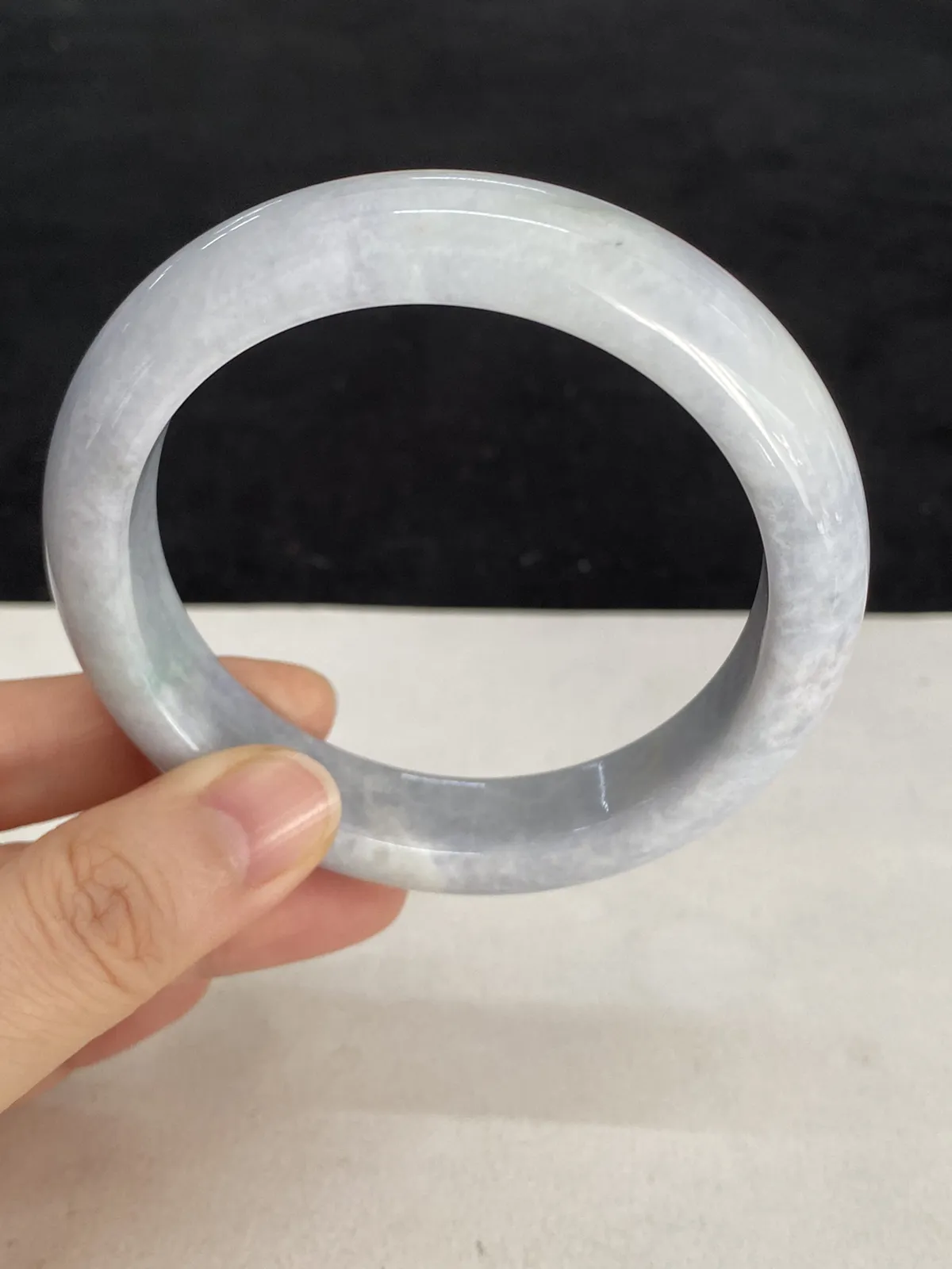 正圈58圈口，翡翠糯化种白色手镯