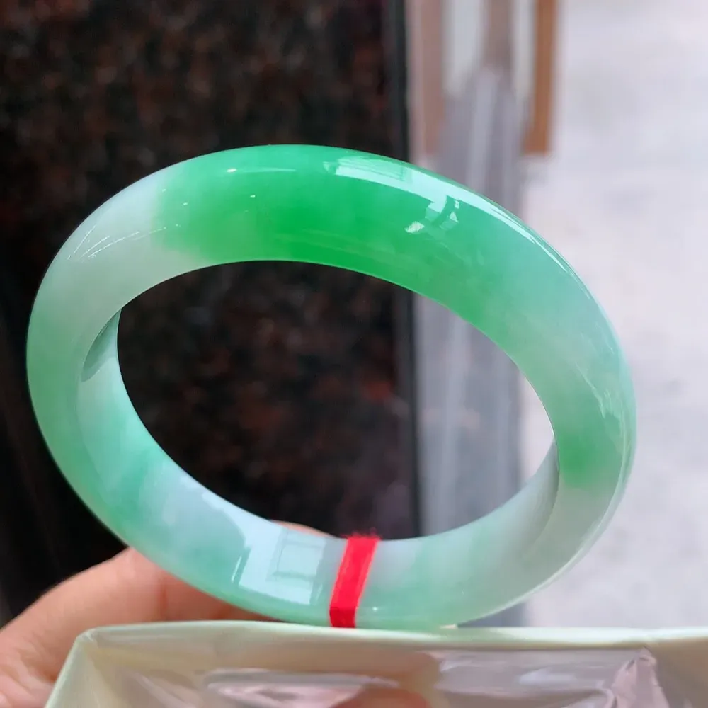 正圈冰阳绿 无瑕 尺寸:57.2/13.2/8.8 色好