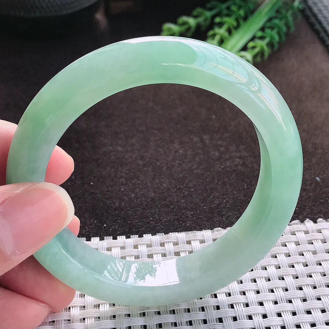 天然a货翡翠56.5/12.7/9.3老坑冰润起胶满绿甜绿手镯宽边玉手镯