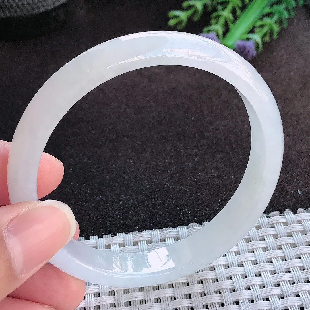 天然a货翡翠59/10.7/6.5老坑秀气冰透白月光手镯宽边玉手镯