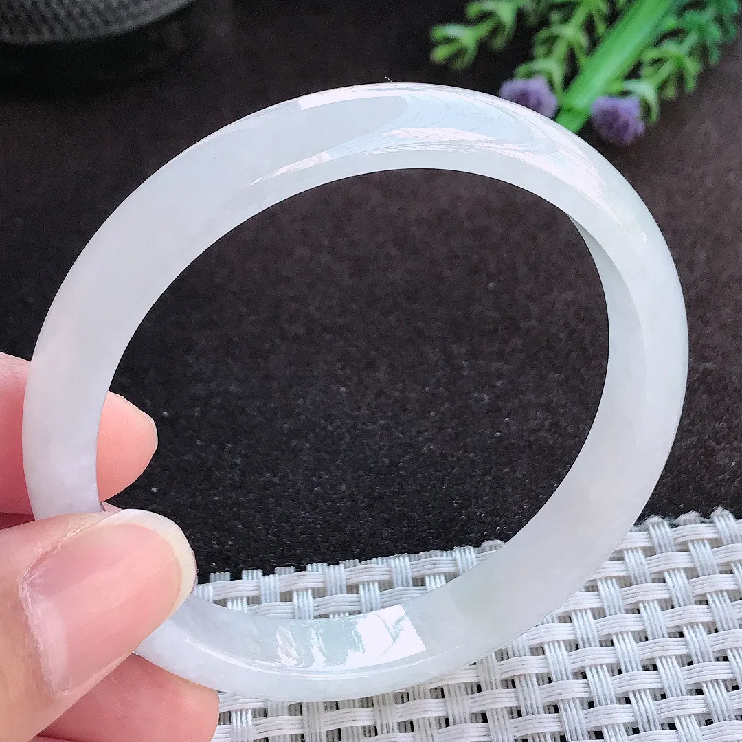 天然a货翡翠59/10.7/6.5老坑秀气冰透白月光手镯宽边玉手镯