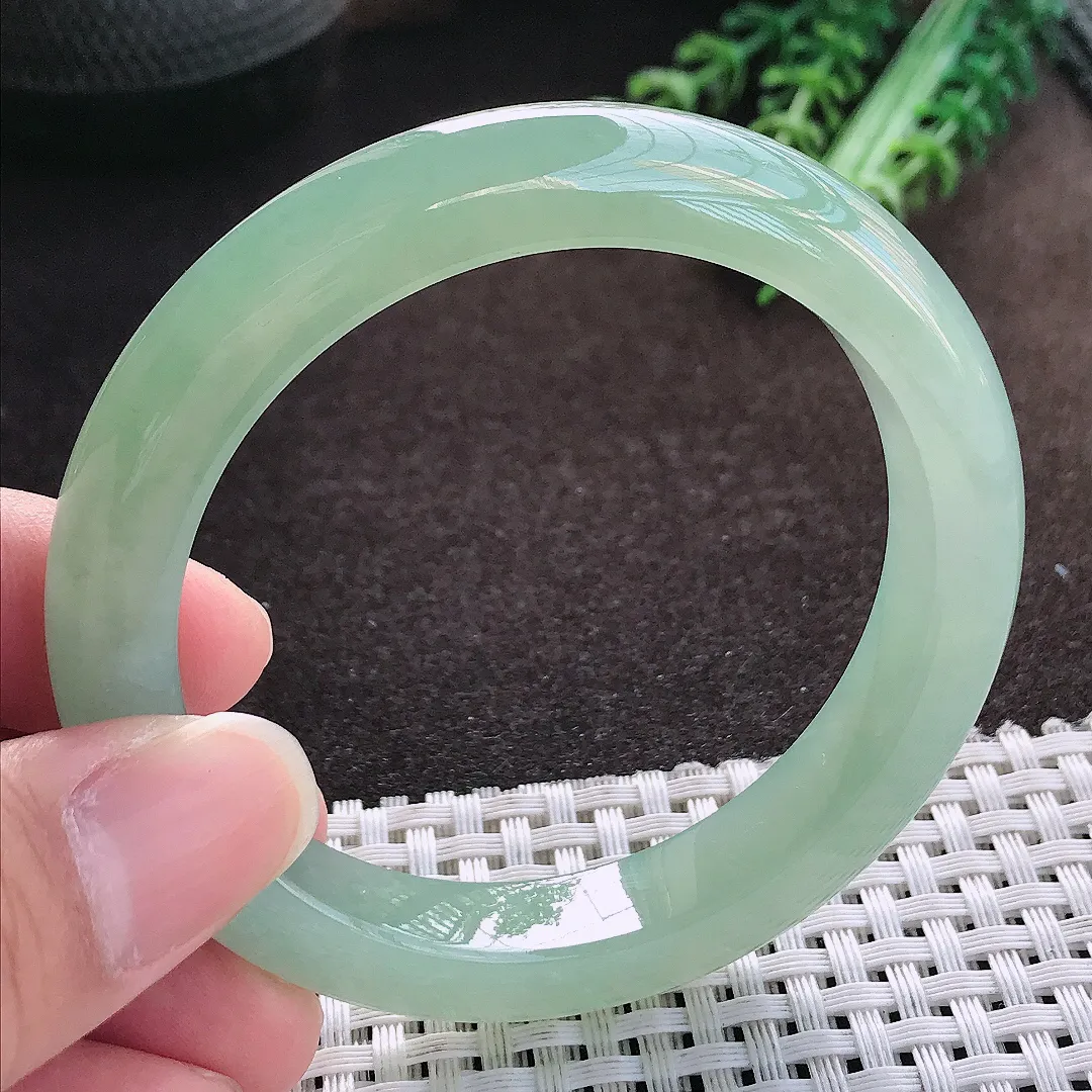 天然a货翡翠55/10.7/8.6老坑冰胶果冻冰晴满甜绿手镯宽边玉手镯