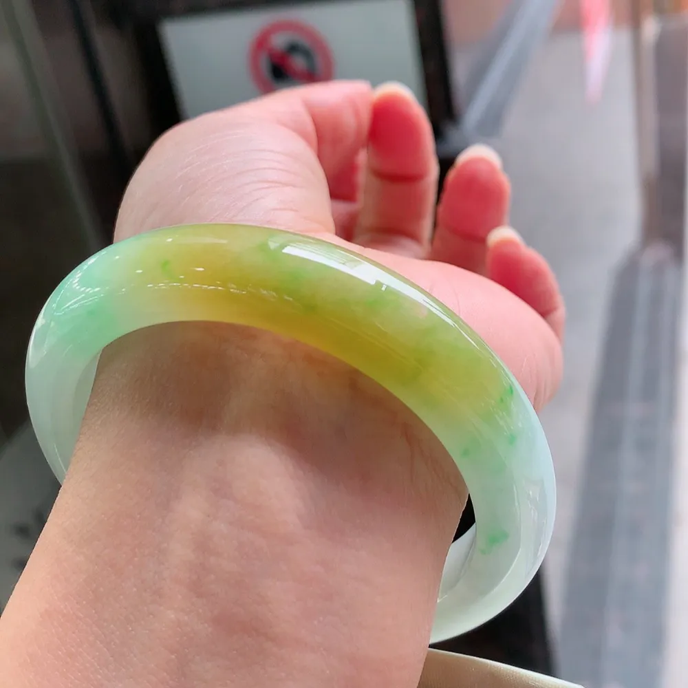 正圈冰黄加绿 无瑕 尺寸:56.5/13.8/9 超性价比 