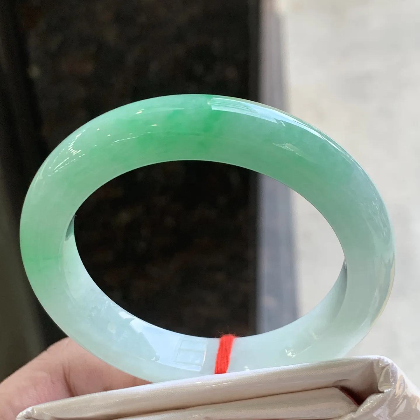 正圈冰糯阳绿 有纹 尺寸:51.1/10.4/8.8 色好