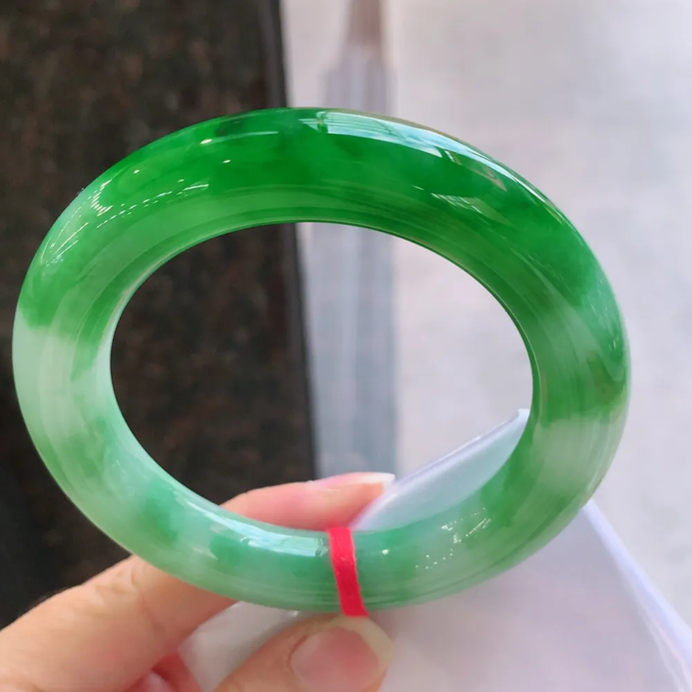 圆条一大节辣绿 无瑕 尺寸:57.4/12.1 色辣