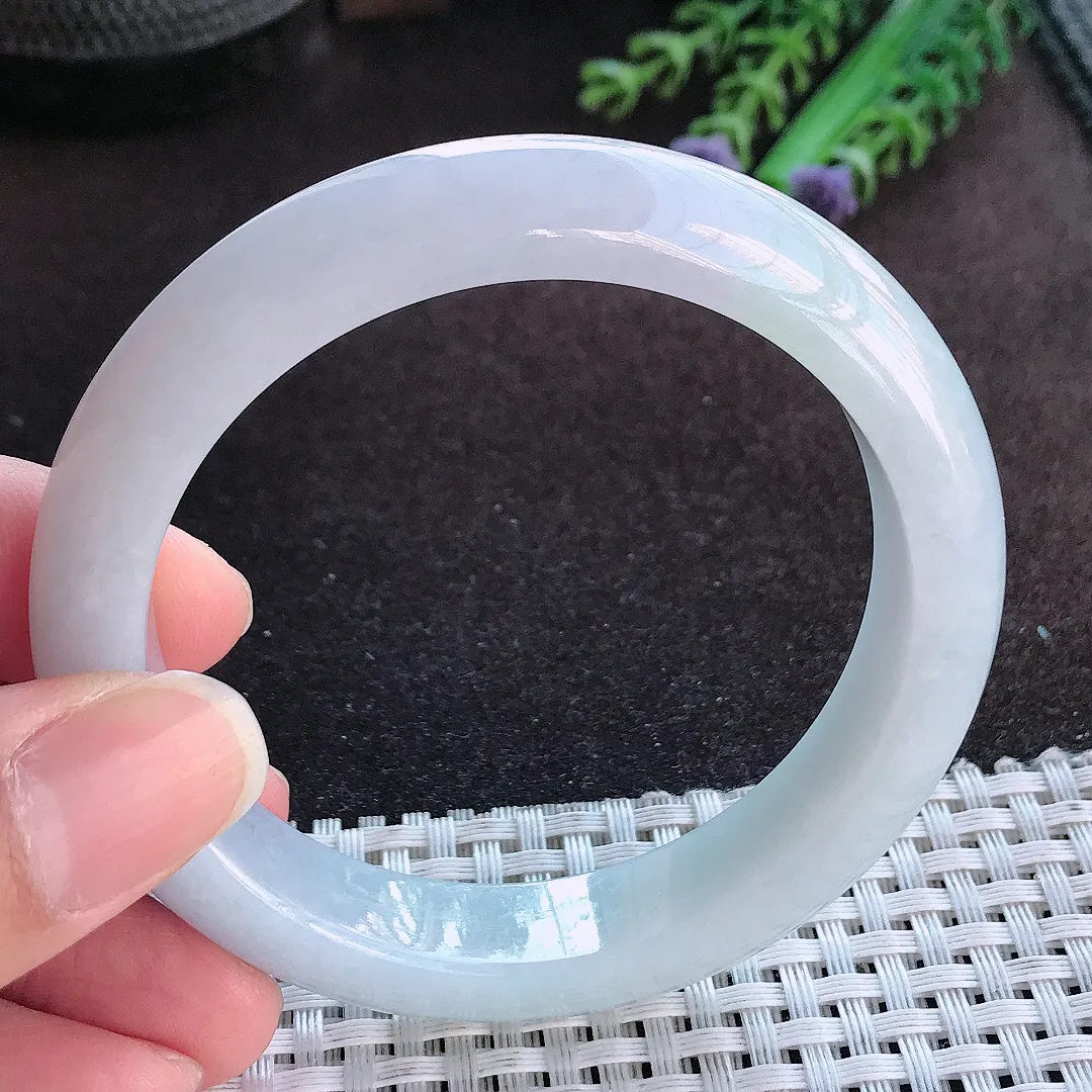 天然a货翡翠57/12.6/8.8老坑秀气温润月光白手镯宽边玉手镯