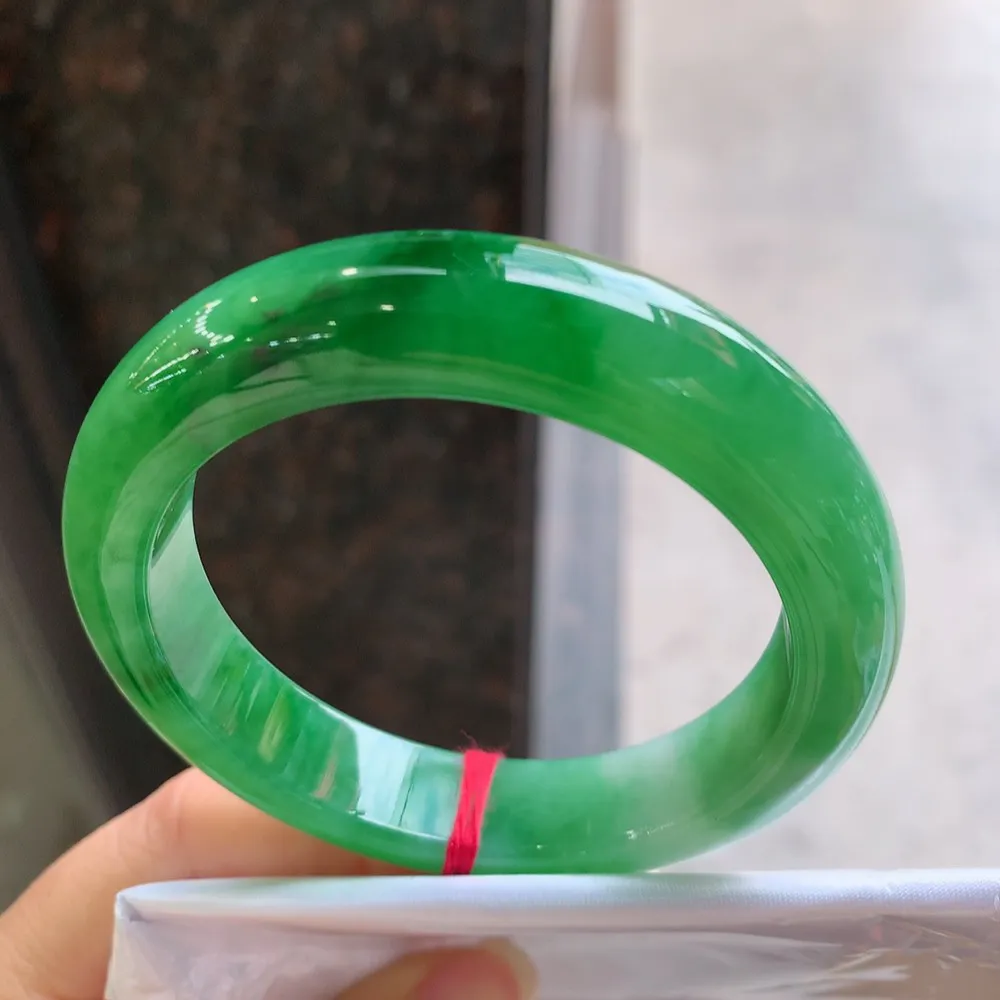 正圈一大圈辣绿 无瑕 尺寸:54.2/12.3/9.1 色辣