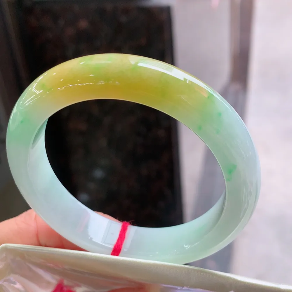 正圈冰黄加绿 无瑕 尺寸:56.5/13.8/9 超性价比 