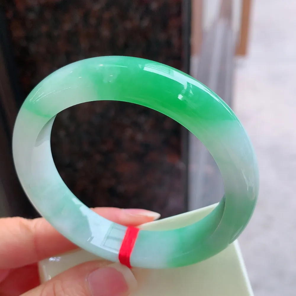 正圈冰阳绿 无瑕 尺寸:57.2/13.2/8.8 色好