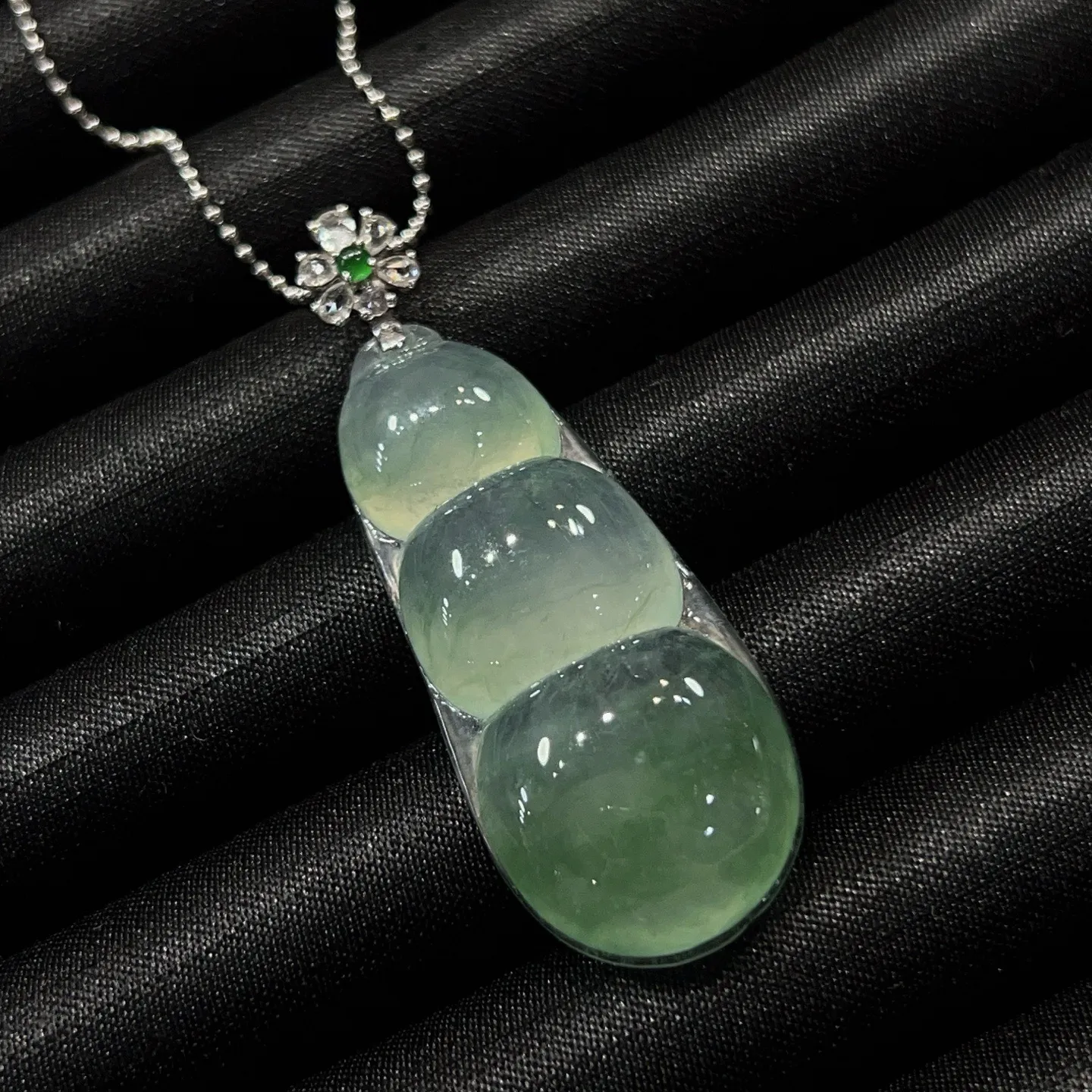 冰晴底福豆吊坠 尺寸53.3-19.5-8毫米