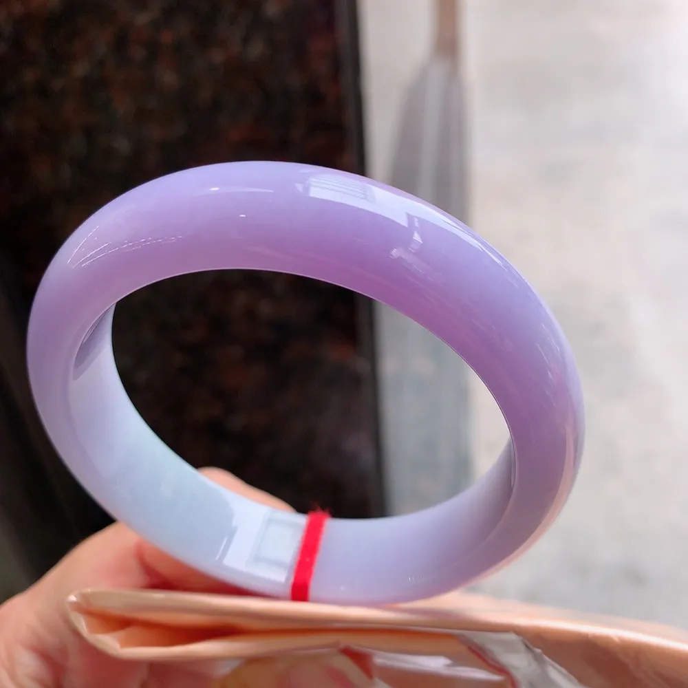 正圈紫罗兰 无瑕 尺寸:60.7/14.6/8.9 实物紫淡一分 大圈口