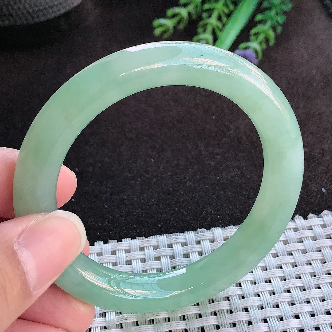 天然a货翡翠52/9.7/9.5老坑冰胶果冻甜绿满绿圆条手镯玉手镯