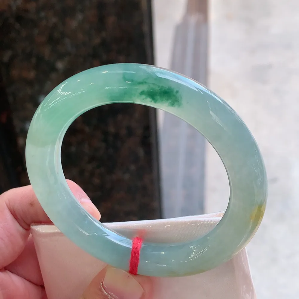 圆条冰黄翡飘花 无瑕 尺寸:57.1/11 花美 种水好